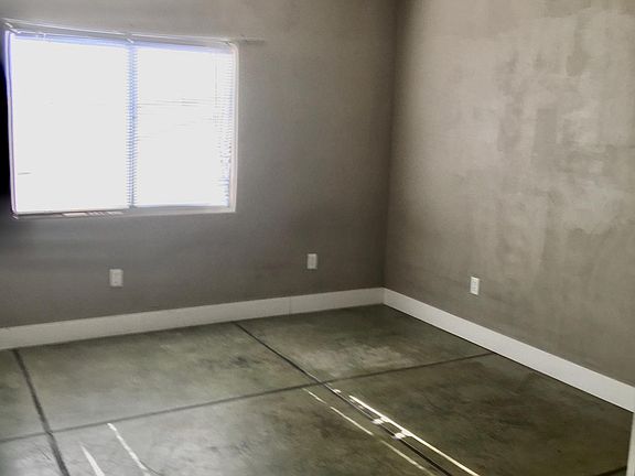 2nd image of 2015 E 1st St Unit 1