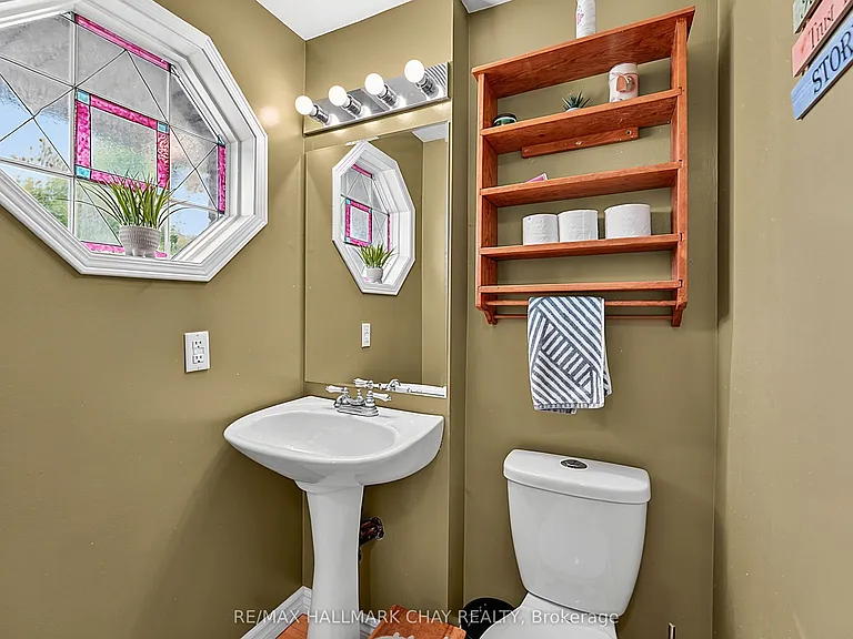 109 Wessenger Dr — Photo 5