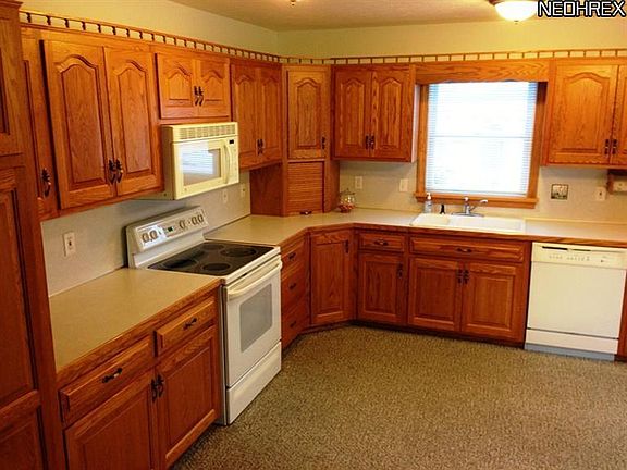 3rd image of 54 Dogwood Cir