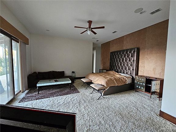 4th image of 801 E Francisca Ave