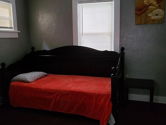4th image of 2612 Grant Ave