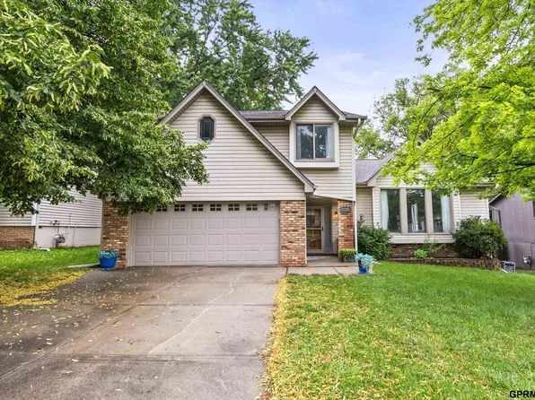 3728 Schuemann Dr, Bellevue, NE 68123