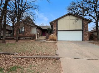 1913 Singingwood Rd, Edmond, OK 73013