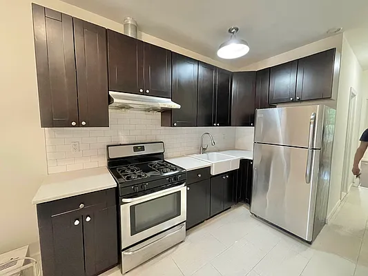 Rented by New Amsterdam Realty Group | media 2