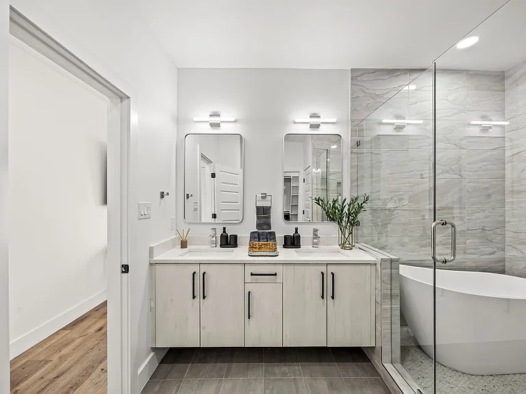 5702 Riverside Dr — Photo 20