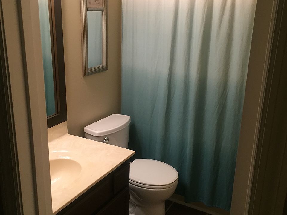 1st image of 207 Woodlands Dr