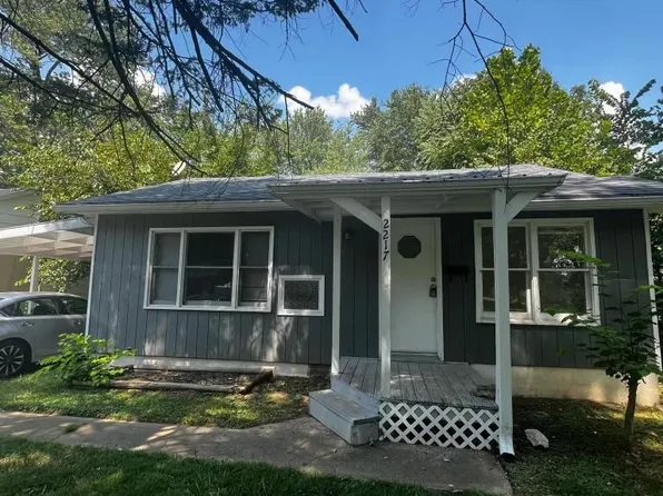 2217 W Elm St, Springfield, MO 65806