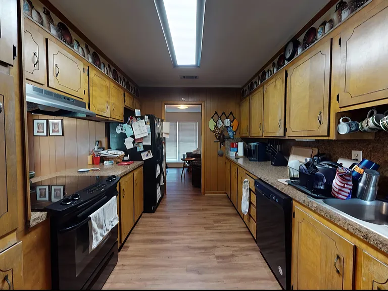 511 Park Dr — Photo 5
