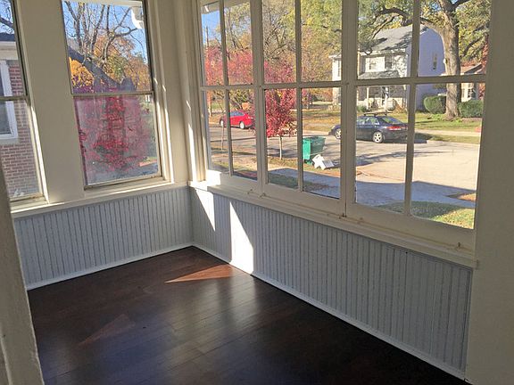 4th image of 906 W Caton Ave