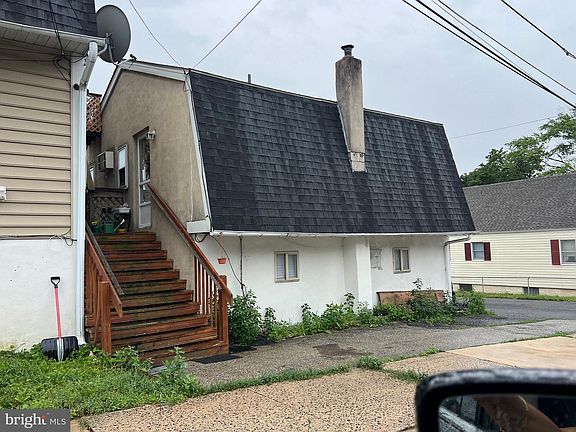 3rd image of 2938 Ridge Pike