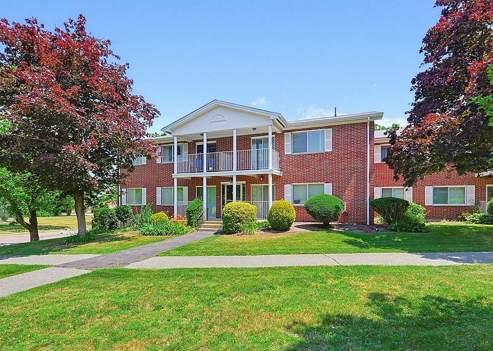 1st image of 31 Bayberry Dr APT 4