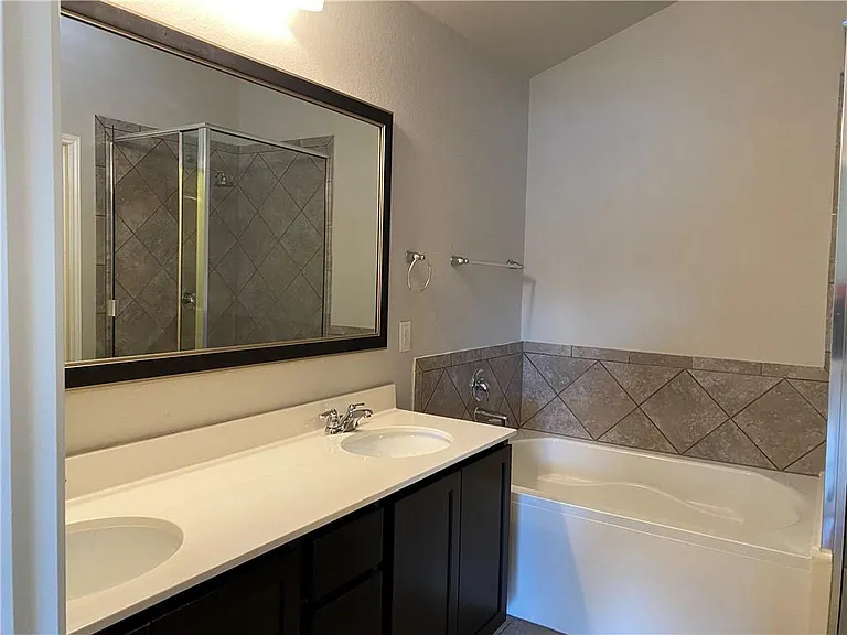 816 Sleeping Bear Dunes Dr — Photo 9
