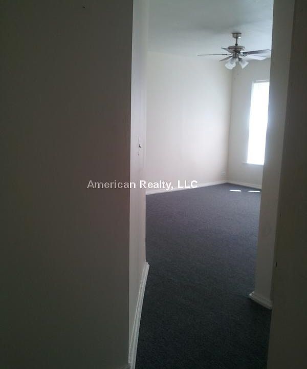 2nd image of 4220 S Michigan Ave APT 2W