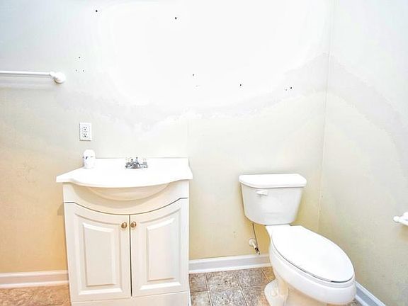 DOWNSTAIRS BATH
