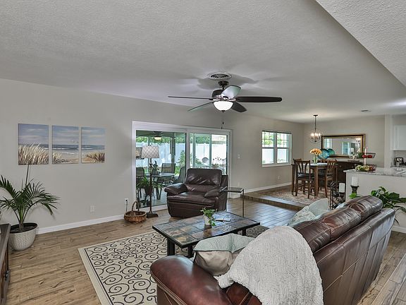 5th image of 2101 Dolphin Blvd S