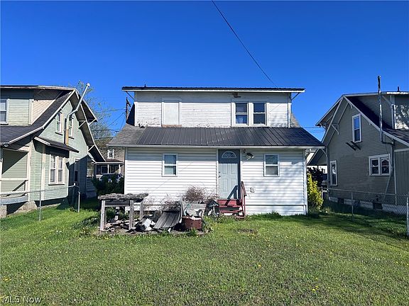 5th image of 609 Olive St