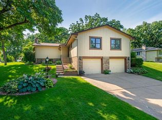 7248 Courtly Rd, Woodbury, MN 55125
