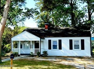 1709 Lincoln Dr, Greenville, NC 27834