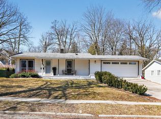 1621 Peach St, Ann Arbor, MI 48105