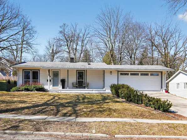 1621 Peach St, Ann Arbor, MI 48105