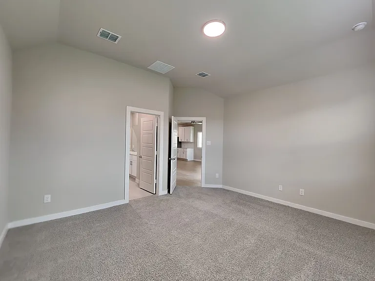510 Green Grass Dr — Photo 7
