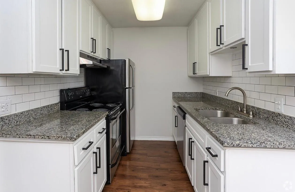 500 W Lamar St McKinney, Tx. 75069 — Photo 3
