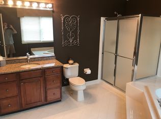 16 Apple Orchard Rd, Moorestown, NJ 08057