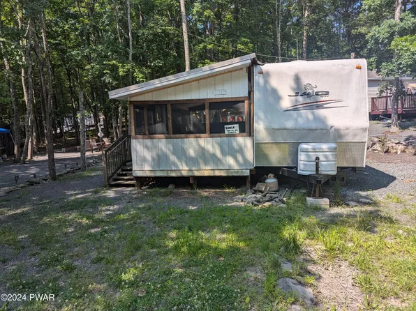 131 Tribes Dr, Shohola, PA 18458