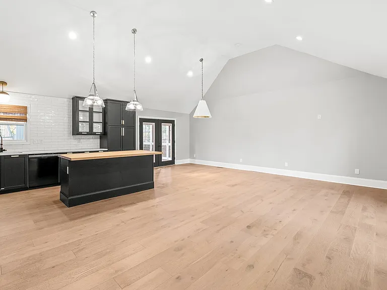 3800 Terrebonne Ct — Photo 4