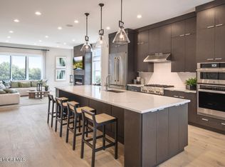 10 Waller Drive, Middletown, NJ 07748