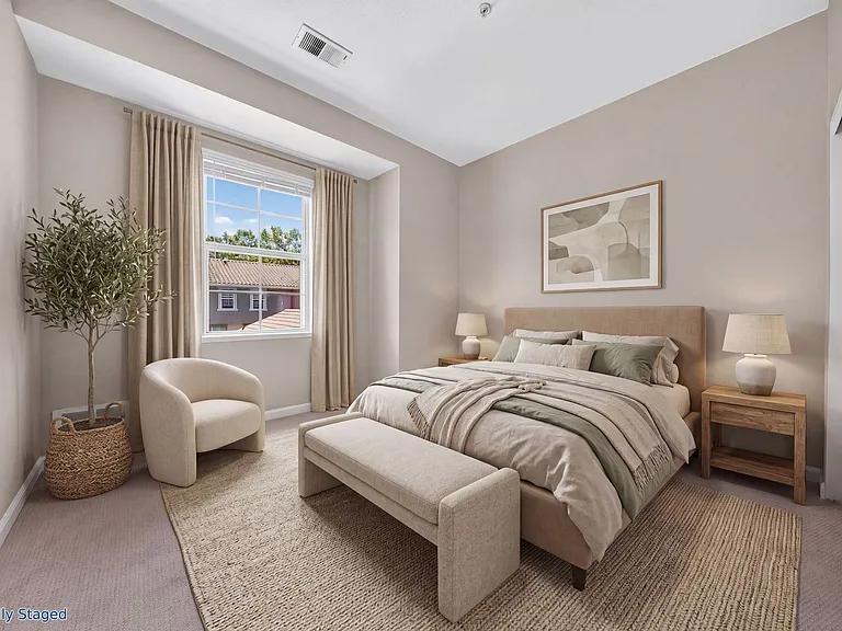 385 Race St — Photo 17