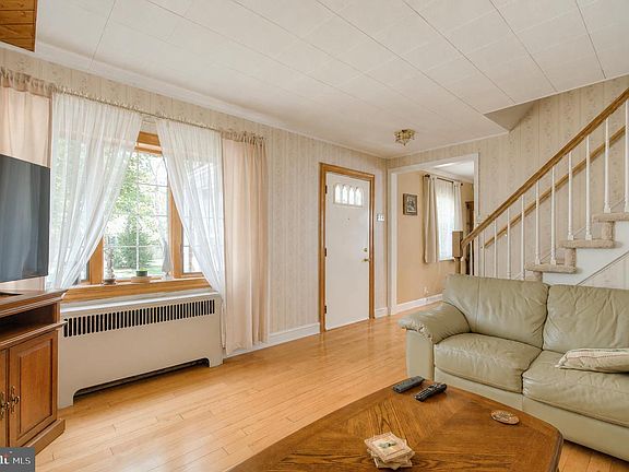 5th image of 145 Cedar Ave
