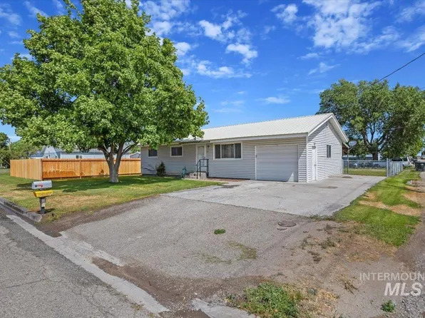 1030 18th St, Heyburn, ID 83336