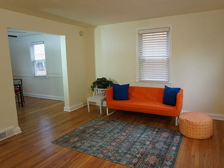1710 Weston Ave — Photo 2