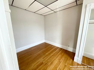 26 Harbor View St, Dorchester, MA 02125