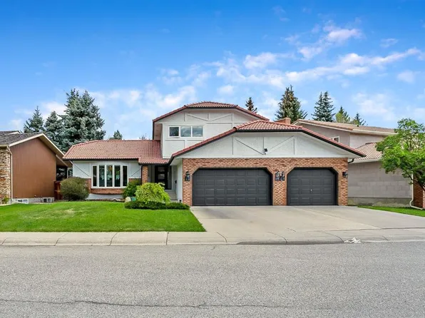 75 S Woodacres Cres SW, Calgary, AB T2W 4V5