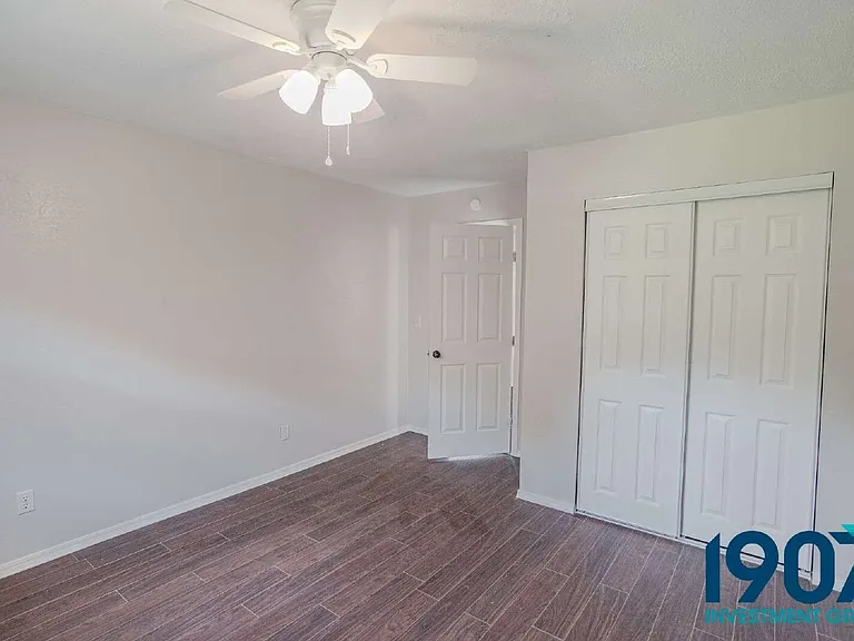 1041 SW 2nd St — Photo 22