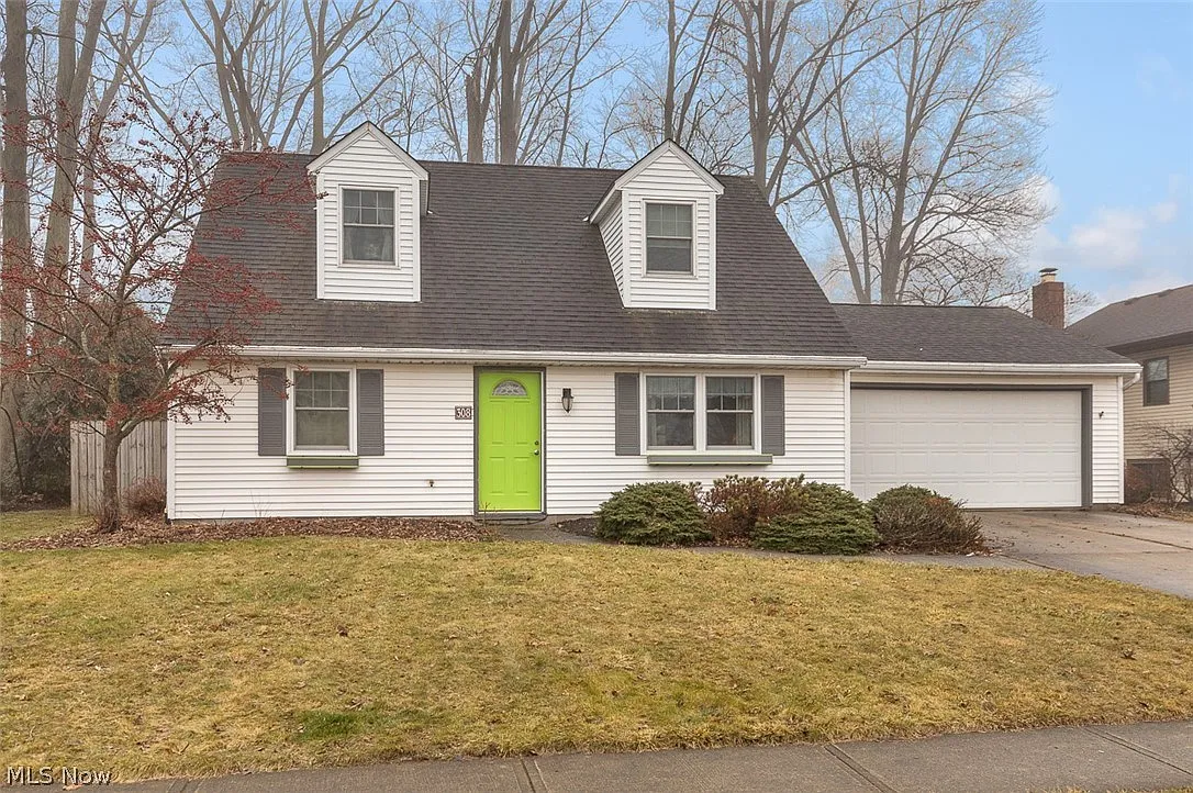 308 Loyola Dr photo 1