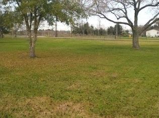 1758 County Road 152, Alvin, TX 77511