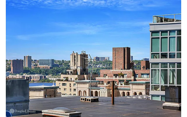 Sold by Douglas Elliman | media 15