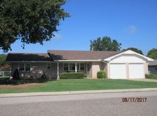 903 N Harrison Ave, Harrah, OK 73045