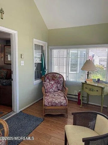 4 bed, 1088 sqft, $4,800 — Photo 3