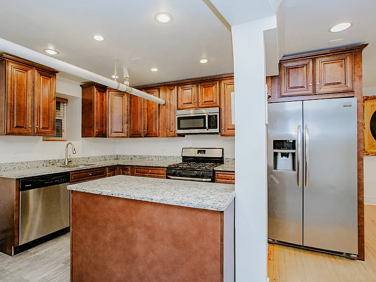 622 W Briar Pl #G — Photo 9