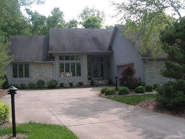 8227 Twin Pointe Cir photo 1