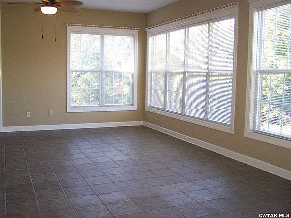 4th image of 15 Blackberry Hill Cir