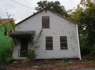 34 Washington St, Greenfield, MA 01301