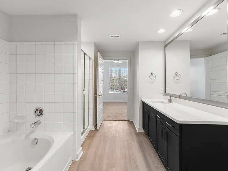 The Avery on Southwestern — Photo 17