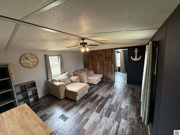 3rd image of 2519 Wickliffe Rd