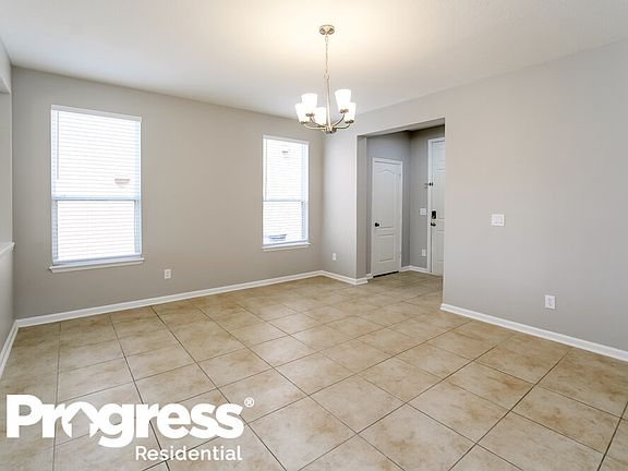 5th image of 634 Briar View Dr