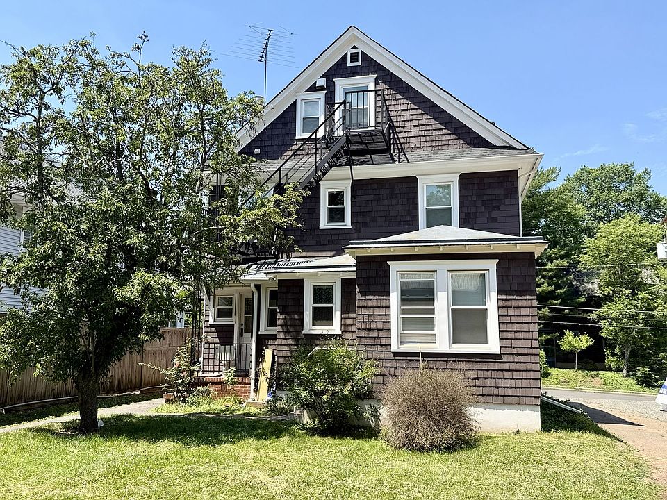 2nd image of 35 Linden Ln #35LLAPT2